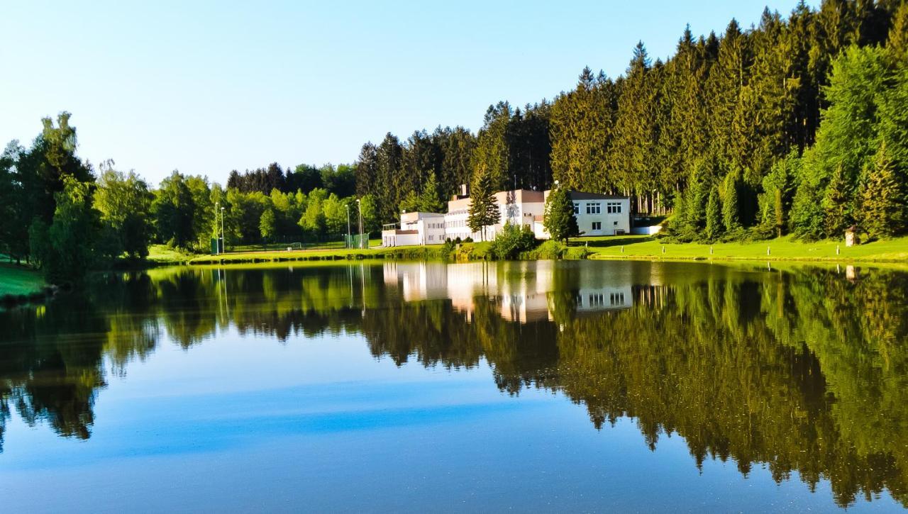 Hotel Resort Luna Ledec nad Sazavou Exterior photo
