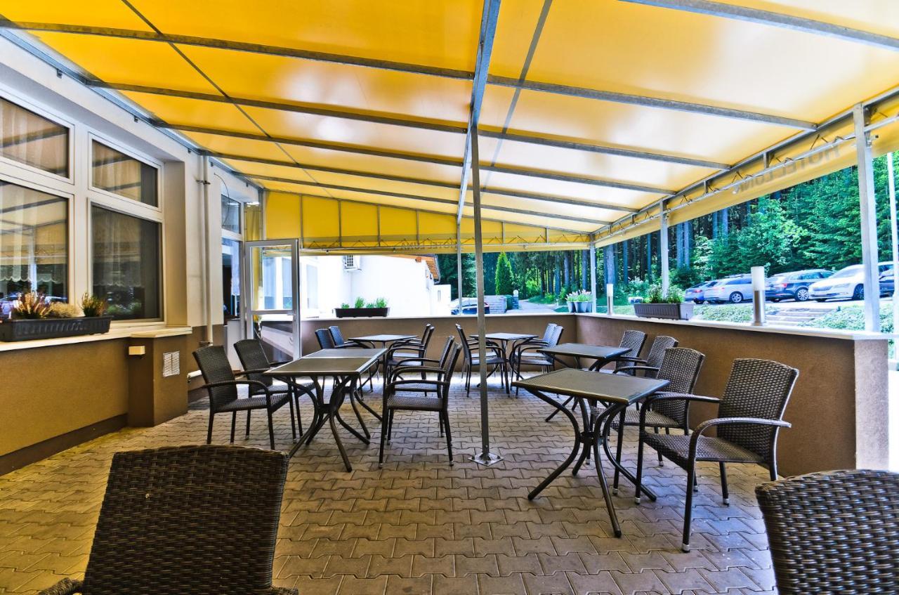 Hotel Resort Luna Ledec nad Sazavou Exterior photo